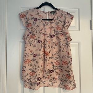 ⭐️PRICE DROP⭐️ Floral flowy flutter sleeve top